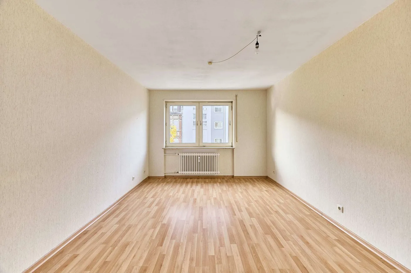 Zimmer der Wohnung Relaisstraße 47 Mannheim-Rheinau vor der Sanierung