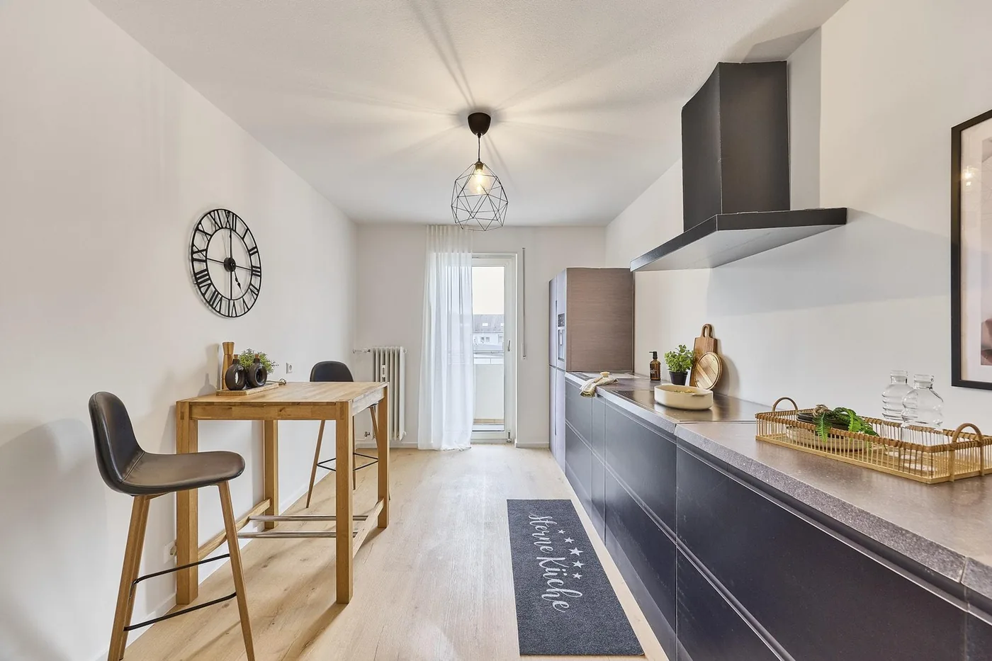 Neue Küche Relaisstraße 47 Mannheim-Rheinau nach der Sanierung mit neuen Stromkreisen
